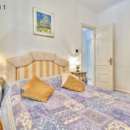Boutique Apartman Villa Mediteran โปเรช ภายนอก รูปภาพ