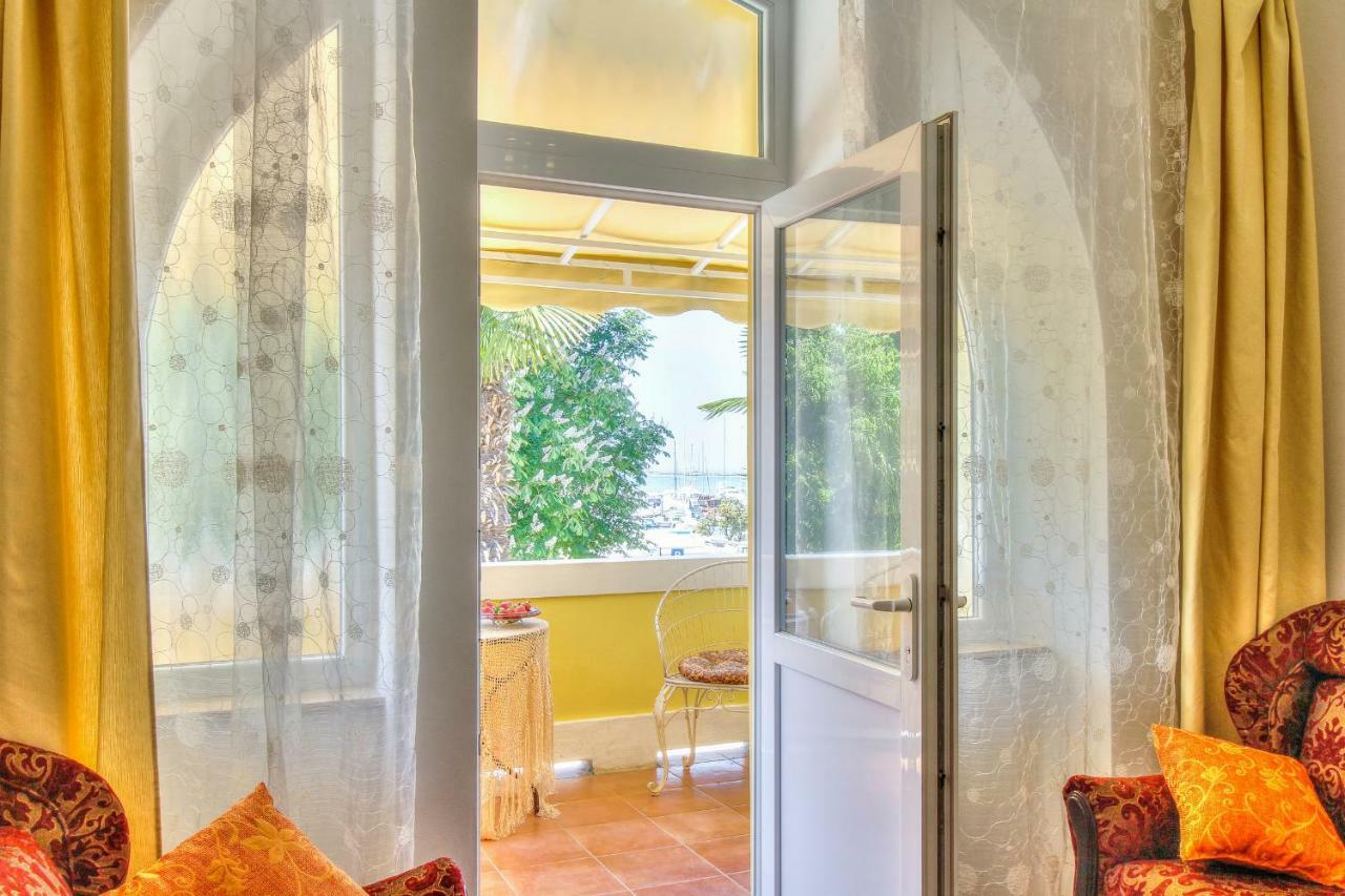 Boutique Apartman Villa Mediteran โปเรช ภายนอก รูปภาพ
